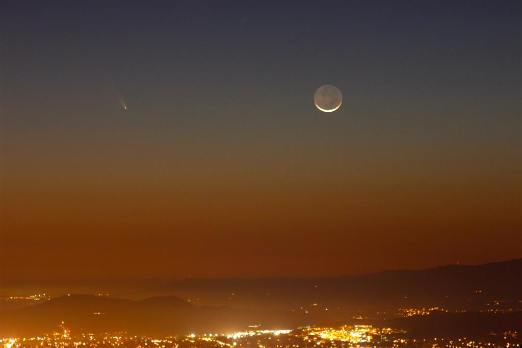 Comet PanSTARR Mar-12-2013 Rocky peak. California. USA
