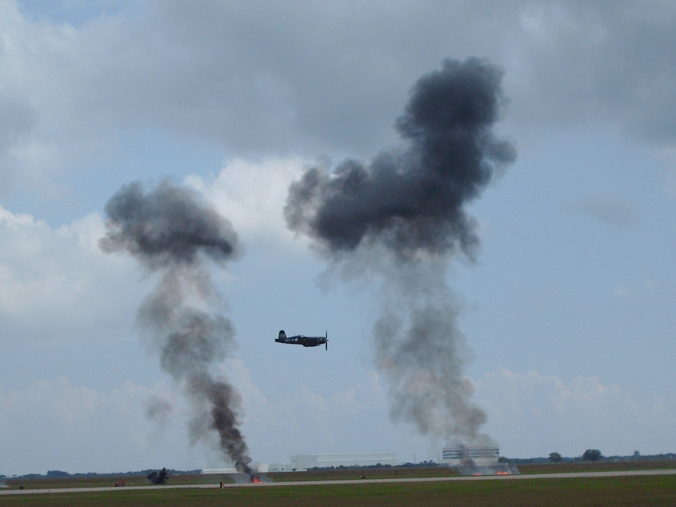Japanese Zeros 'bombing'