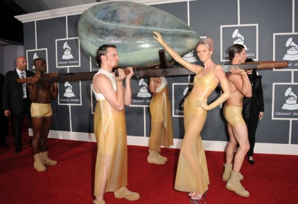 lady gaga 2011 grammy awards 02132011 02 430x295
