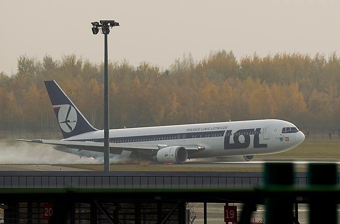 LOL plane