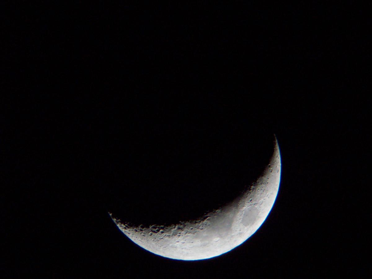 Moon on Jan. 27 @0230 GMT. Shot with Kodak C813 handheld camera through my telescope eyepiece.