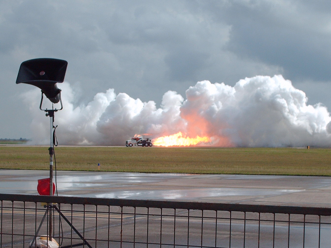 Shockwave jet truck
Video: http://s18.photobucket.com/albums/b111/Quickster93/Wings%20over%20Houston/?action=view&current=WOH2007004.flv