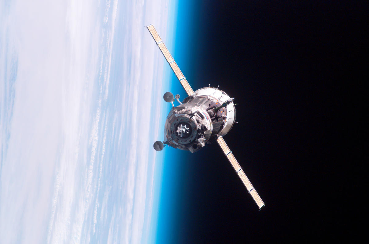 Soyuz approaching ISS