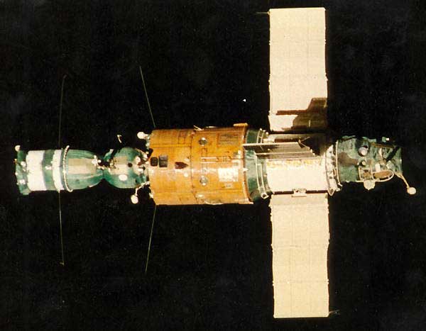 Soyuz @ Salyut 6